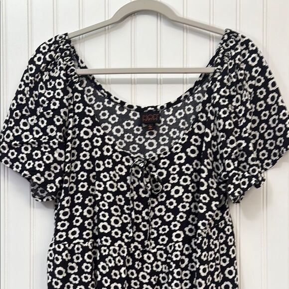 Mod Lusive Daisy Tiered Milk Maid Floral Black and White Dress Size L - Picture 2 of 6